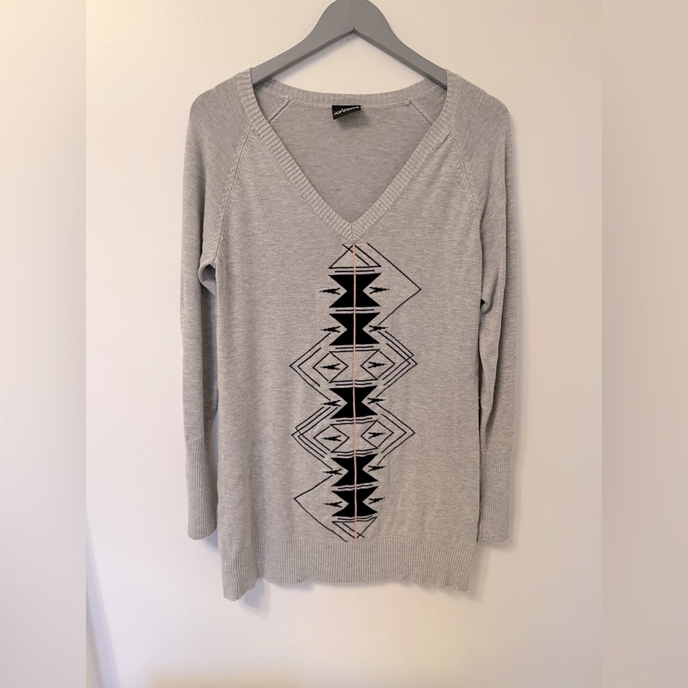**2 for$30** Schwiing V Neck Gray Tunic Sweater with Black Geometric Pattern, M